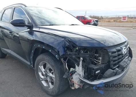 2022 Hyundai Tucson Sel z USA, uszkodzony, nr VIN KM8JB3AE5NU033873